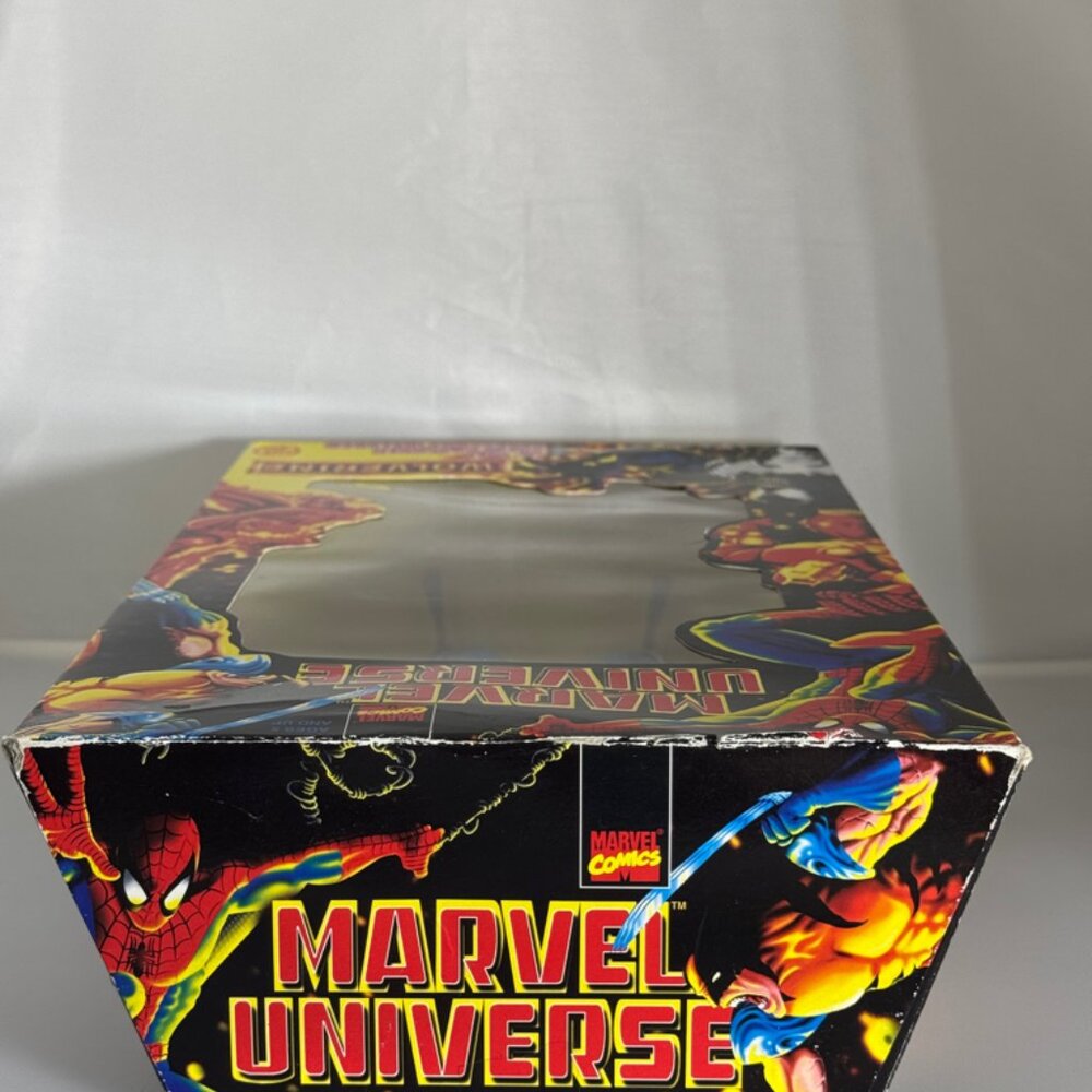 1997 Toy Biz Marvel Universe  WOLVERINE X-MEN Action Figure - Picture 7 of 10